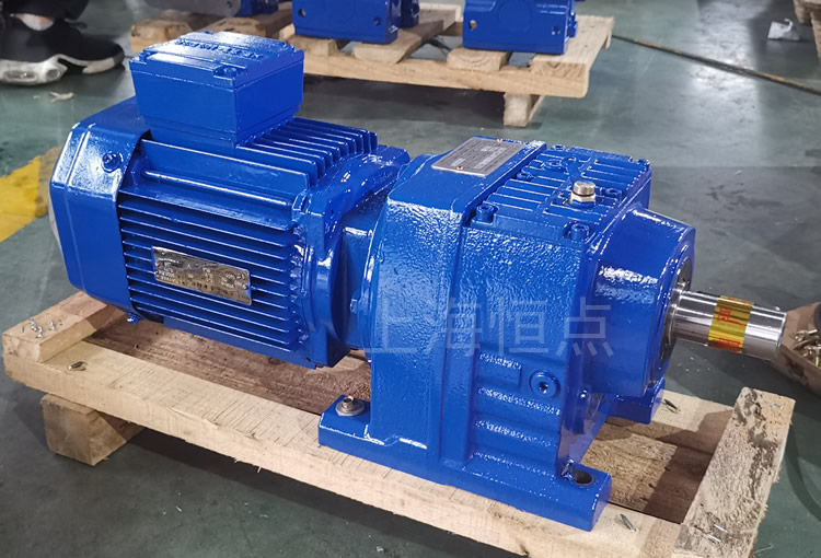 R47系列減速機配電機，藍色油漆實物照片