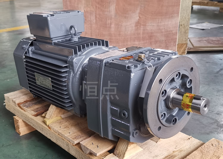 RF47系列減速機配直聯電機，立式安裝 輸出法蘭+軸 實物圖