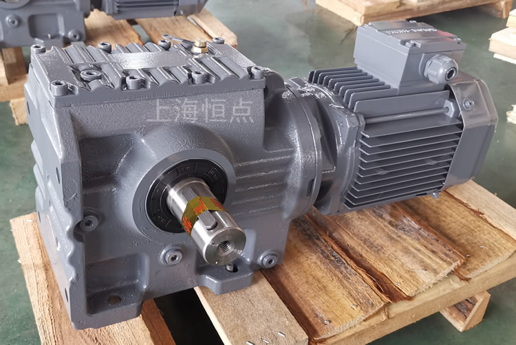 S67減速機 輸入配方殼電機 輸出雙軸 工業灰油漆 實物圖 - 上海恒點