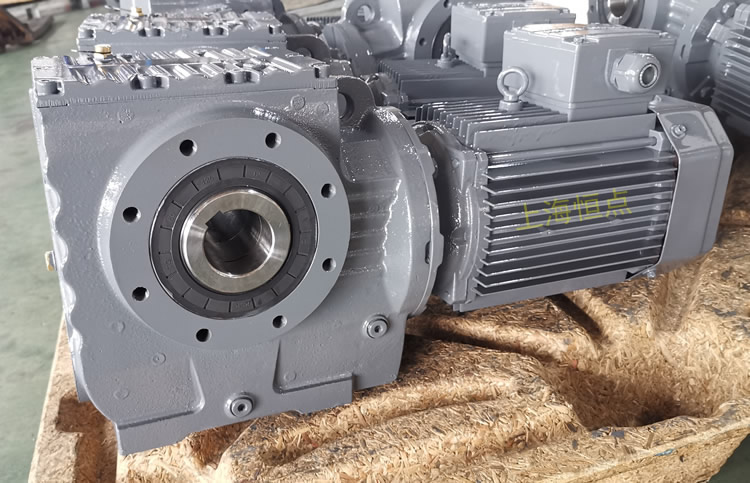 SA77系列減速機輸入配電機，輸出通孔，常用件實物圖