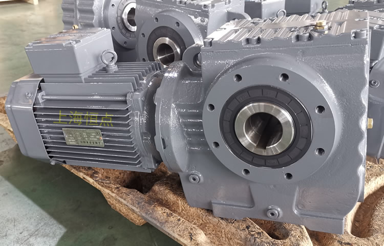 SA77系列減速機輸入配電機，輸出通孔，常用件實物圖